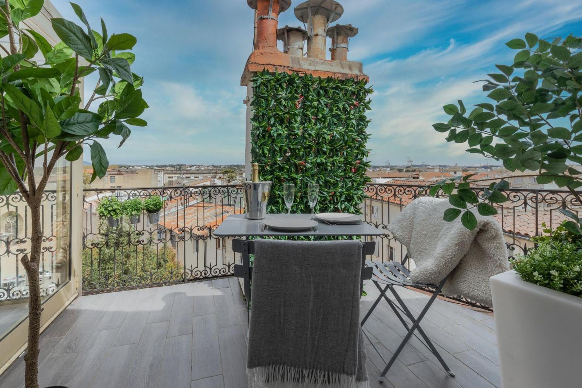 La Terrasse, Vue Sur Les Toits De Montpellier Apartment Exterior photo